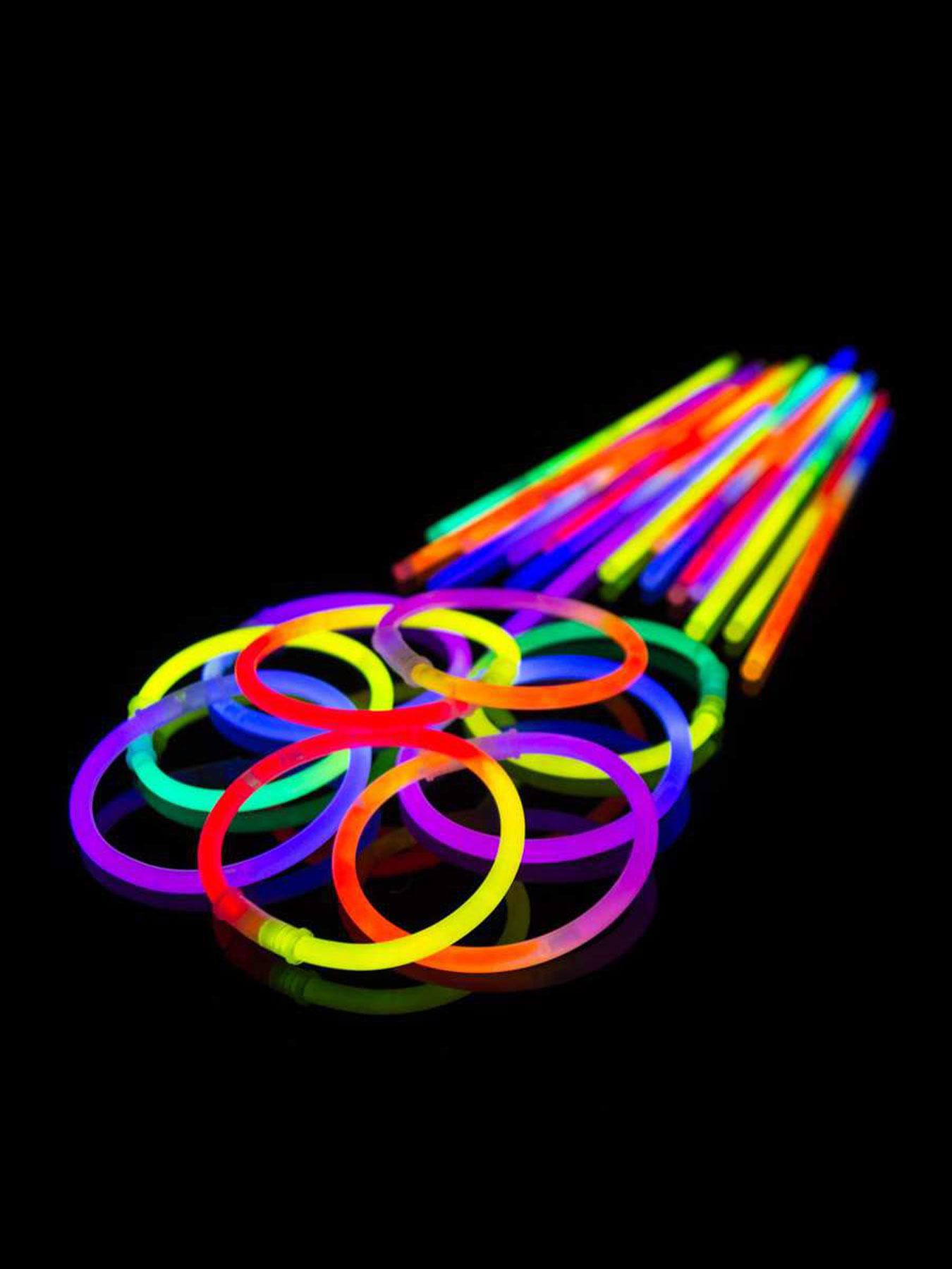 100 Stück Glow Stick Armbänder – Mehrfarbig, Leuchten Bis Zu 10 Stunden, Inkl. Konnektoren, Für Partys & Events